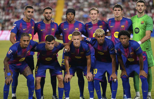 Barcelona Belum Temukan Kombinasi Bek Tengah Terbaik