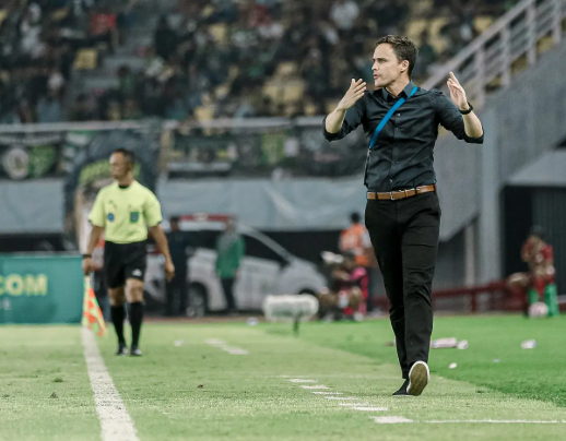 persebaya-siapkan-strategi-efektif-untuk-melawan-psm-makassar