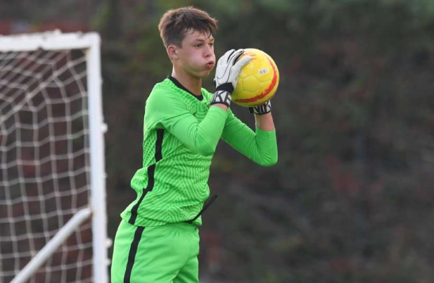 Evolusi Peran Kiper dari Bertahan ke Playmaker