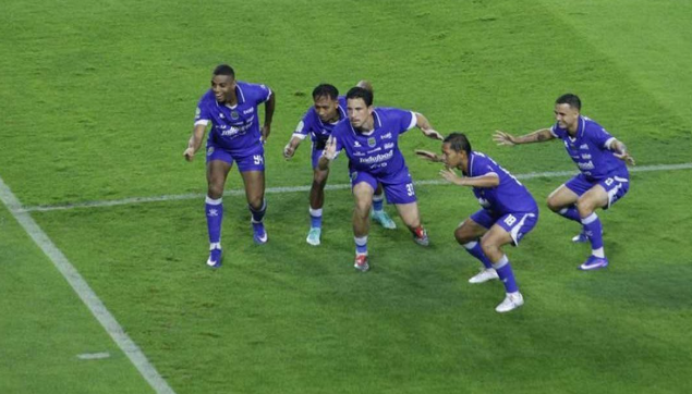 Persib Menang 2-0 atas Malut United di GBLA