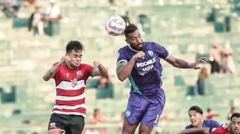 Persita Tangerang vs Madura United Duel Keluar Zona Merah