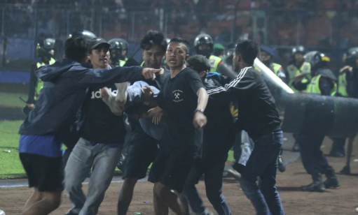 Sepakbola dan Suporter yang Menjadi Kekuatan Tim